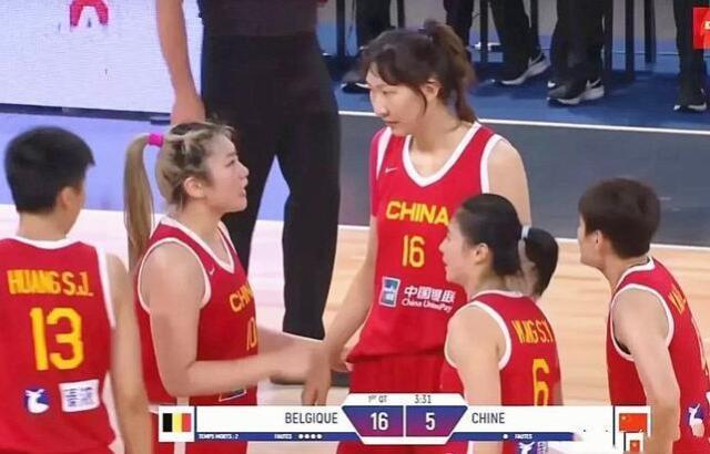 百家乐模拟器-李月汝归来独木难支！中国女篮热身再败：仅2胜10负